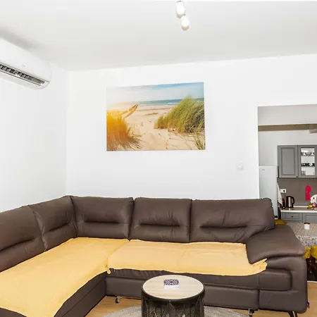 Holiday Home Mare By Interhome
